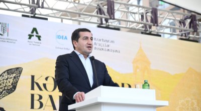 Hikmət Hacıyev: &ldquo;Kəlbəcər yenidən qurulur, canlanır&rdquo;