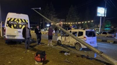 Mikroavtobusla toydan qayıdan 21 nəfər qəzaya düşdü