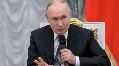 Putin: Hər bir xalq inkişaf yolunu özü seçməlidir