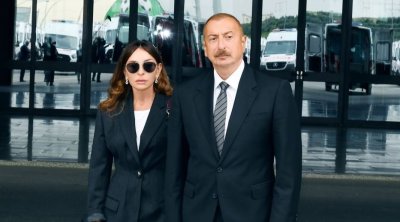 Prezident və xanımı Şamaxıda Pir Ömər Sultan ziyarətgahında aparılan konservasiya işləri ilə tanış oldu