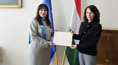 Esmira Cəfərova etimadnaməsinin surətini Macarıstan XİN-ə təqdim etdi &ndash; FOTO