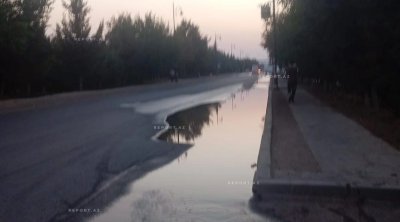 Cəlilabadda içməli su xəttində qəza: Yolu su basdı
