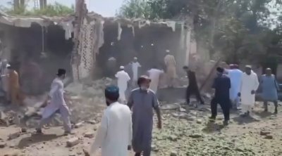 Pakistanda məsciddə partlayış: 15 ölü, 50-dən çox yaralı var - VİDEO