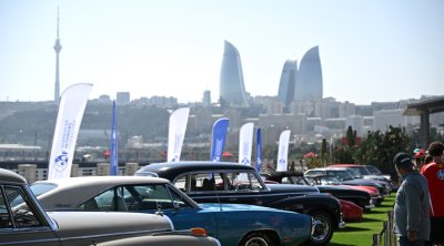 Formula 1 zamanı klassik avtomobillərin sərgisi keçirilir &ndash; FOTO