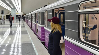 Bakı metrosunda kişi qatar yoluna TULLANDI