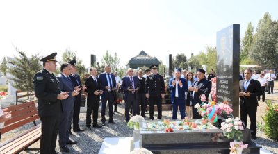 Zərdabda şəhidlərin məzarları ziyarət edildi - FOTO