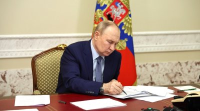 Rusiyadan xaricə 1 milyon rubldan çox nağd pul çıxarmaq QADAĞAN EDİLİR – Putindən FƏRMAN