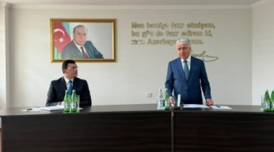 Qaradağ Rayon İcra Hakimiyyətinin başçısı kollektivə təqdim olundu - FOTO