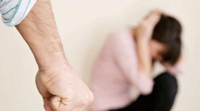 Bakıda DƏHŞƏT: 4 uşaq atası boşanmaq istəyən arvadını boğub öldürdü - VİDEO