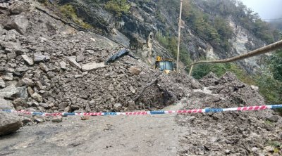 Quba-Xınalıq yolunda yenə torpaq sürüşməsi OLDU - VİDEO
