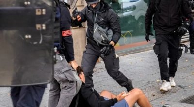 Fransada polis lisey şagirdini güllələdi