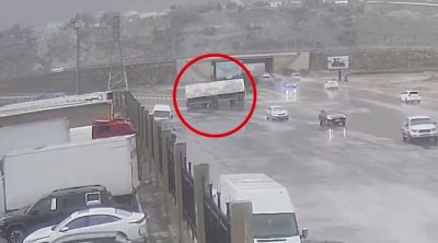 Bakıda marşrut avtobusu belə aşdı &ndash; ANBAAN VİDEO
