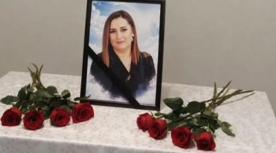 Dünyasını dəyişən direktoru son mənzilə alqışlarla yola saldılar &ndash; VİDEO