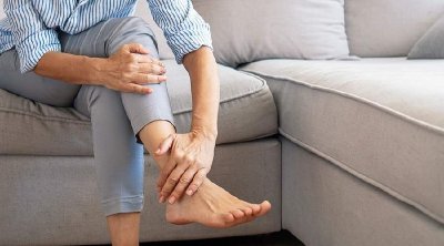 Sadəcə &ldquo;ayaq ağrısıdır&rdquo; deməyin &ndash; Qorxunc xəstəliyin əlaməti ola bilər