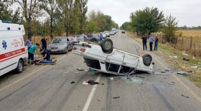 Gədəbəydə bir ailənin 5 üzvü qəzaya düşdü: Ölən və yaralanan var