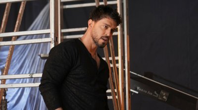 Murat Boz İstanbulda sel sularında köməksiz qaldı &ndash; Yardım istədi - VİDEO