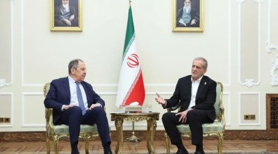 Lavrov Pezeşkianla aktual regional məsələləri müzakirə etdi - VİDEO