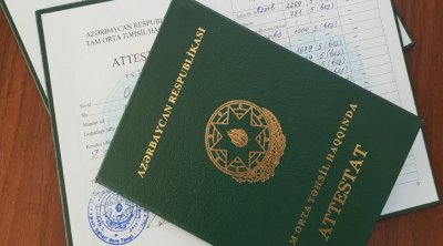 Məktəb direktoru xadimənin attestatını 500 manata satdı