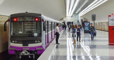 Bakı metrosunda qatarlar yenə GECİKDİ