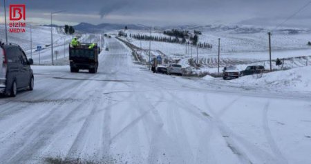 Sürücülərə XƏBƏRDARLIQ: Bakı-Şamaxı-Yevlax yolu BUZ BAĞLADI – FOTO