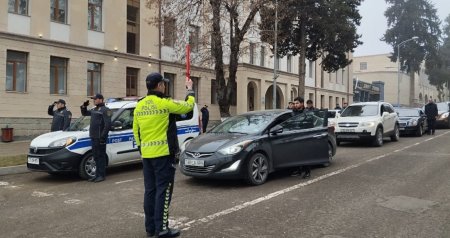 Təyyarə qəzası qurbanları Xankəndidə bir dəqiqəlik sükutla anıldı - FOTO