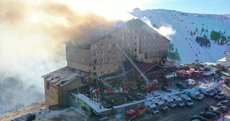 Türkiyədə hoteldəki yanğınla əlaqədar vəzifəli şəxslər SAXLANILDI