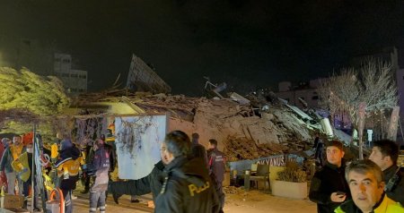 Türkiyədə bina çökdü, dağıntılar altında qalanlar var - FOTO/VİDEO