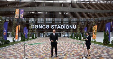 İlham Əliyev Gəncə şəhər stadionunun açılışında – FOTO