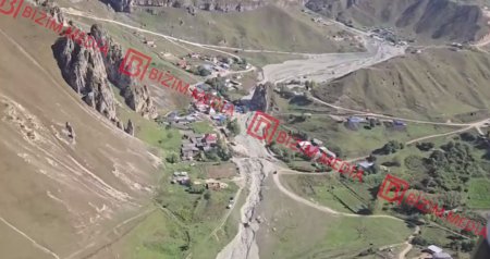 Ləzə kəndinə təhlükə yaradan palçıq axını - Helikopterdən lentə alınan GÖRÜNTÜLƏR/ÖZƏL 