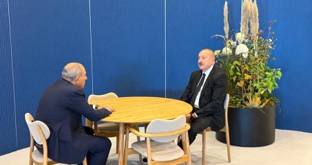 İlham Əliyev Paşinyanla görüşdü – FOTO/VİDEO