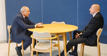 İlham Əliyevlə Paşinyanın görüşündə müzakirə olunan MƏSƏLƏLƏR - FOTO