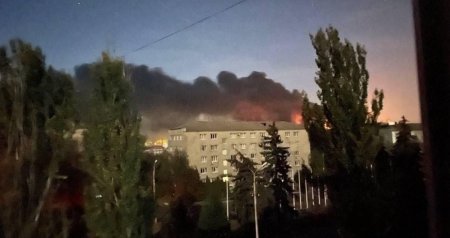Ruslar Ukraynada İES-ə zərbə endirdilər, ərzazidə yanğın başlayıb - FOTO