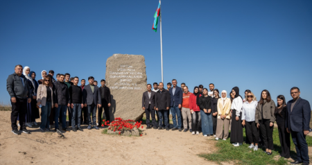 Onlar Zəfər yolu boyunca işğaldan azad olunmuş ərazilərə getdilər - FOTO