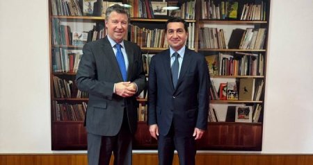 Hikmət Hacıyev Almaniya XİN-in Dövlət Katibi ilə görüşüb