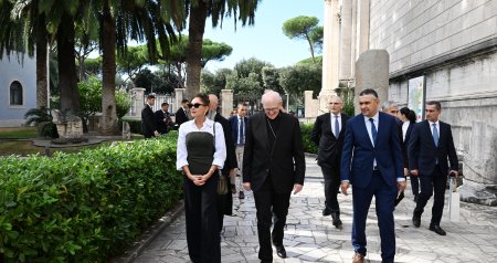 Mehriban Əliyeva Vatikanda Müqəddəs Pavel Bazilikasındakı bərpa işləri ilə tanış oldu - FOTO