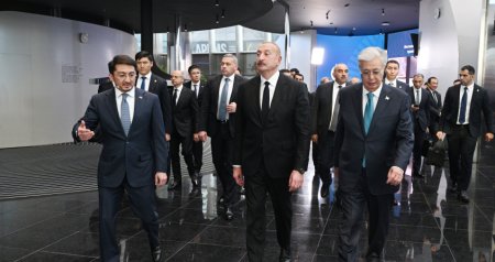 Prezidentlər Astanada Beynəlxalq Süni İntellekt Mərkəzində - FOTO