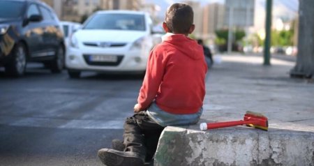 Azyaşlıların əməyi – “İtirilən uşaqlığ”a görə kim cavabdehdir?