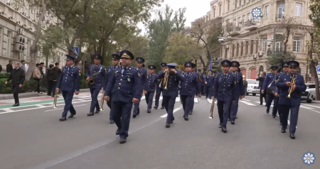 Bakıda hərbçilərin zəfər yürüşü başladı –CANLI