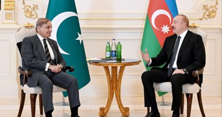 İlham Əliyevin Pakistanın Baş naziri ilə MƏHDUD TƏRKİBDƏ görüşü olub - FOTO