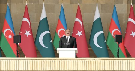 Prezident Bakıdakı Hərbi paradla bağlı paylaşım etdi - FOTO