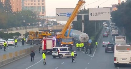 Qəza səbəbindən bağlanan Bakı-Sumqayıt yolu açıldı