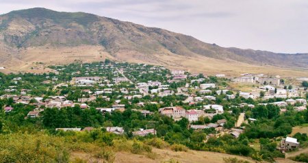 Hadrut qəsəbəsinə 17 ailə yola salındı – FOTO
