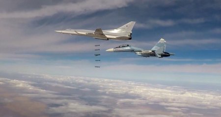 Ukrayna Xəzərdə "Lukoyl"un qazma qurğularını vurdu - VİDEO