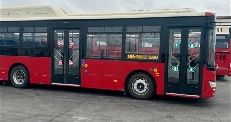 165 nömrəli marşrutdan ŞİKAYƏT &ndash; Sərnişinlər saatlarla niyə avtobus GÖZLƏYİR?