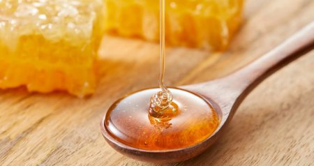 Bir qaşıq balın möcüzəvi FAYDALARI