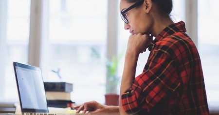 Distant iş qanuniləşdirildi - Evdən işləyənlərin maaşı necə müəyyənləşəcək?