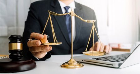 Saxta CƏRRAHLARIN ardınca saxta HÜQUQŞÜNASLAR - Özümüzü onlardan necə qorumalıyıq?