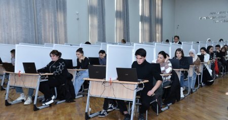 İlk dəfə elektron qaydada eksternat imtahanları KEÇİRİLDİ