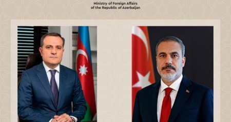 Ceyhun Bayramov türkiyəli həmkarı ilə Ermənistanla normallaşma prosesini müzakirə etdi