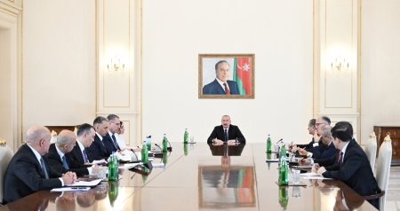 Prezident müşavirə KEÇİRDİ - FOTO/VİDEO